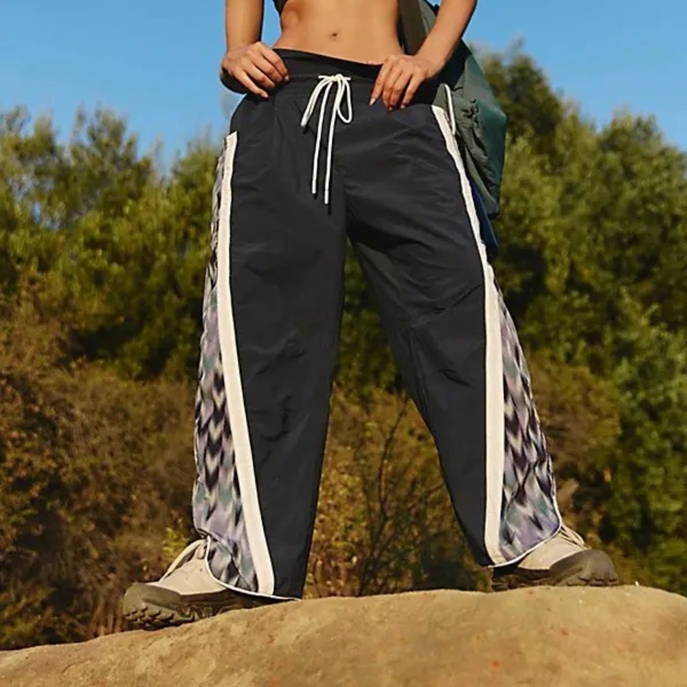 ▪️NWT FREE PEOPLE Champ Is Here Printed Pants Amethyst Chevron Print